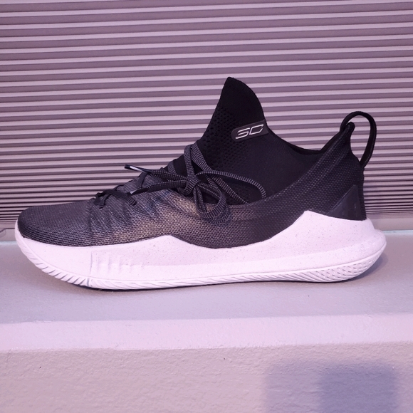 Under Armour curry 5 - Picture 1 of 7